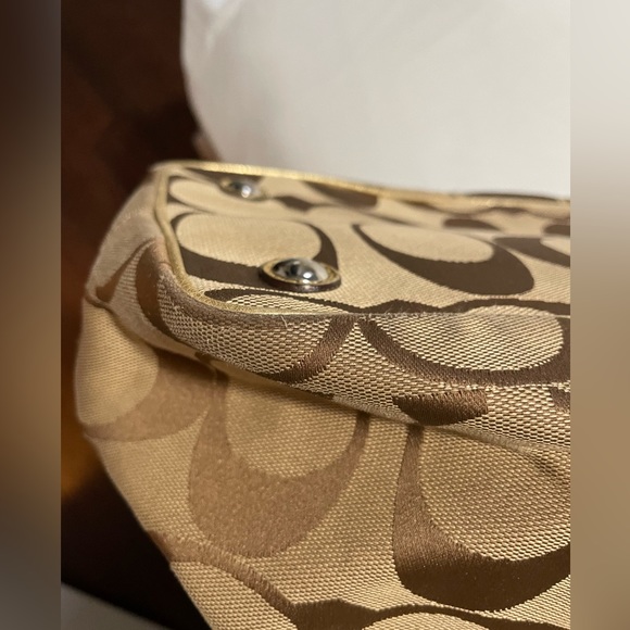 Coach Sateen Monogram shoulder purse in gold/brown/tan colour - Picture 6 of 9